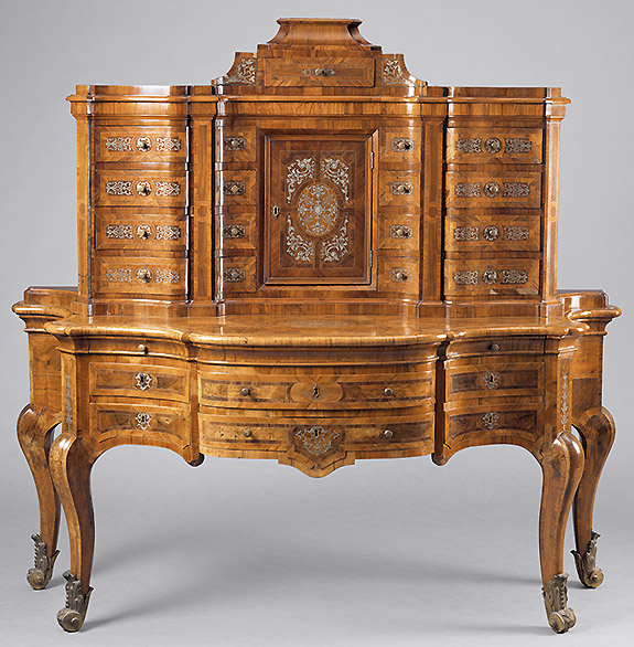 Kabinettschreibtisch, um 1735, Foto: Bayerische Schlösserverwaltung Bild: Kabinettschreibtisch, um 1735